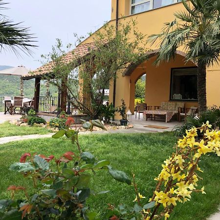 L'Acacia B&B 皮特拉利古 外观 照片